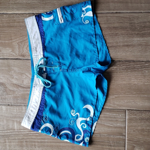 Body Glove board shorts - Picture 1 of 3